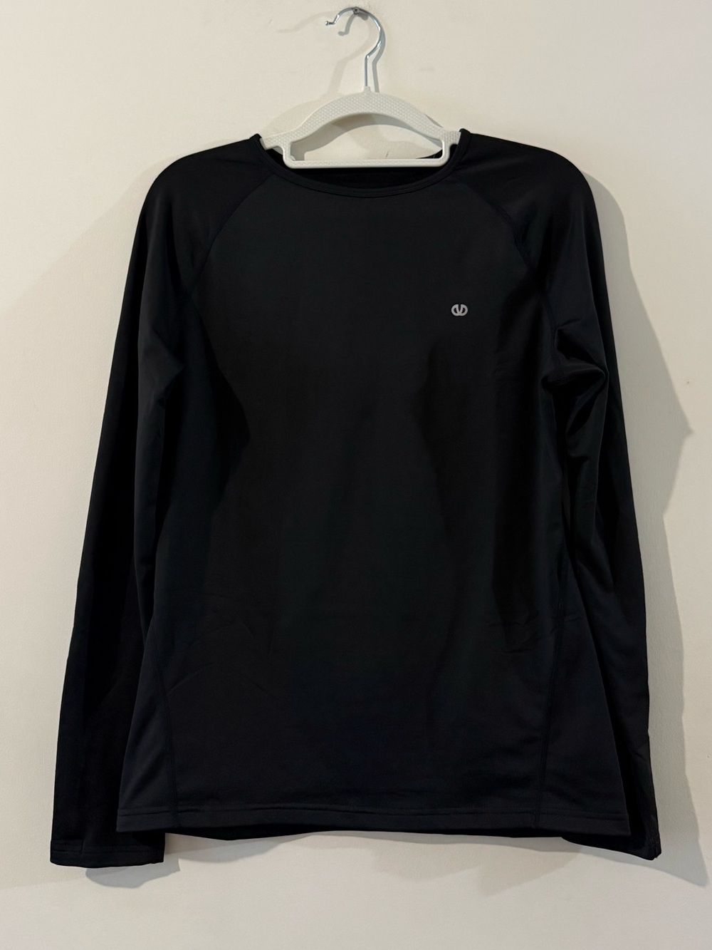 black long sleeve work out shirt